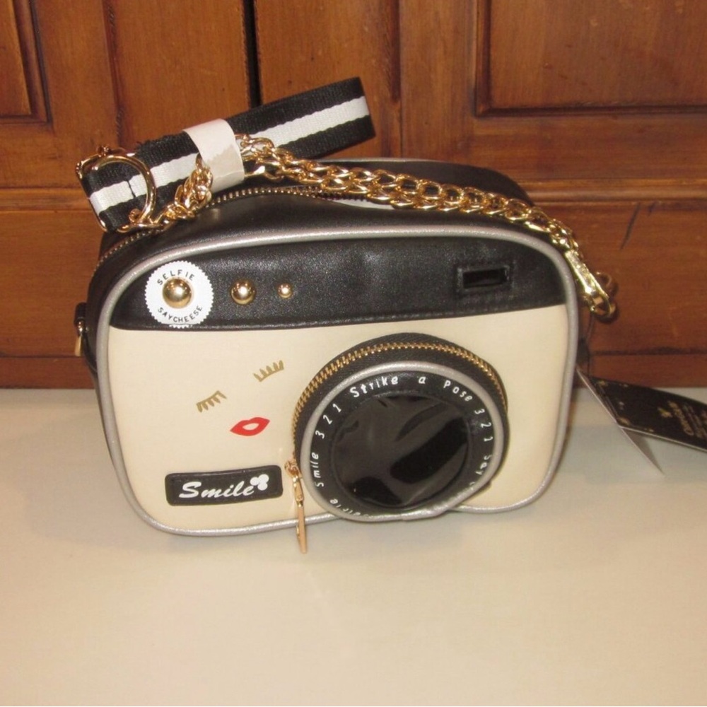 NWT Cute G&W Camera Bag